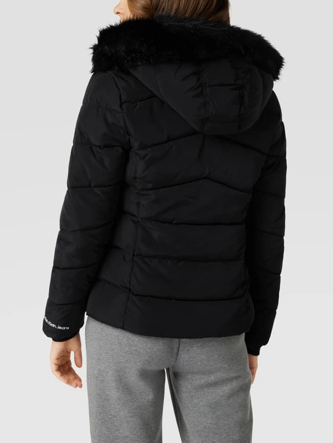 Calvin Klein Jeans Steppjacke Mit Label-Stitching - Schwarz 7 Calvin Klein Jeans Steppjacke Mit Label-Stitching - Schwarz – Bild 5