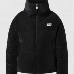 FILA Steppjacke Mit Stehkragen - Schwarz -WELLENSTEYN Shop 654kcgilad1jil21a0s30h2j8p3lceai958jcd2b6l6j4d2dal550cq3653l6ji36h7jgjqb94sjge1pah3j4phpcph32p3564pj8phk6so32ob4c4pjio9lchhj4oj6c8s64cg