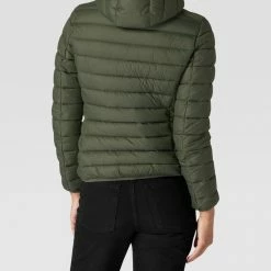 SAVE THE DUCK Steppjacke Mit Kapuze Modell 'Daisy' - Olivgrün 11 SAVE THE DUCK Steppjacke Mit Kapuze Modell 'Daisy' - Olivgrün -WELLENSTEYN Shop 657jcka488r5ahi56p6lah2d9555aga8917j6d2l6p35ah248taksd9j9l750c1lako4gdal693lali398o3acb261ij6cb1ckojeopk6kp3ao9j68o30pj1c4p62opi6dhj6og