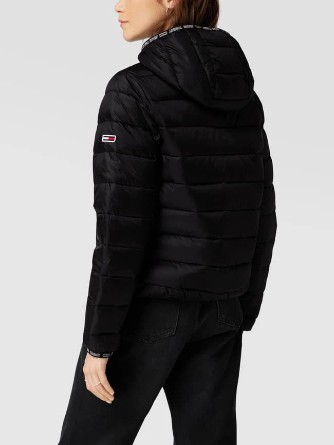 Tommy Jeans Steppjacke Mit Logo-Details - Schwarz 7 Tommy Jeans Steppjacke Mit Logo-Details - Schwarz – Bild 5