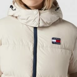 Tommy Jeans Daunenjacke Mit Label-Patch Modell 'Alaska' - Beige 9 Tommy Jeans Daunenjacke Mit Label-Patch Modell 'Alaska' - Beige -WELLENSTEYN Shop 6d8kgea8aorkelhl9l2l6dpi90pladqg6d936iij94o3ai239134ag9m6t6k6jq3agq48hi3850jidpp8t3j2d9pcdij0c1lcpim6c9kcgpjaoj660oj4phmcgoj4e34cks3acg