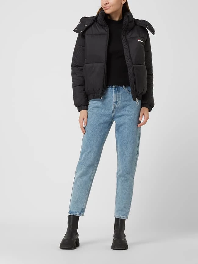 FILA Cropped Steppjacke Mit Abnehmbarer Kapuze Modell 'Bender' - Schwarz 3 FILA Cropped Steppjacke Mit Abnehmbarer Kapuze Modell 'Bender' - Schwarz