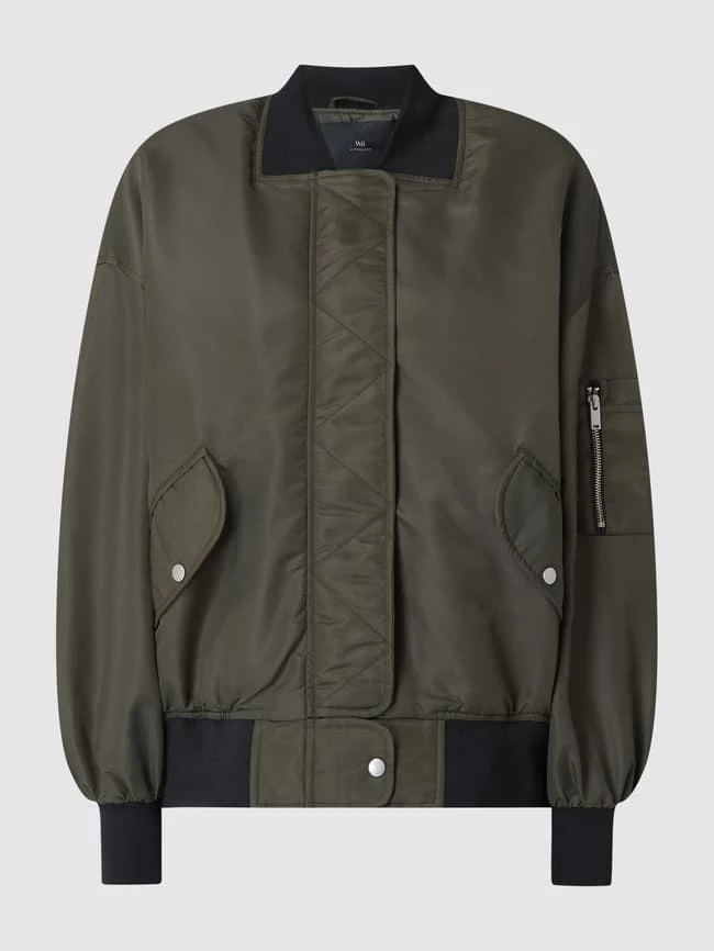 With Black Blouson Mit überschnittenen Schultern Modell 'Kally' - Olivgrün 4 With Black Blouson Mit überschnittenen Schultern Modell 'Kally' - Olivgrün – Bild 2