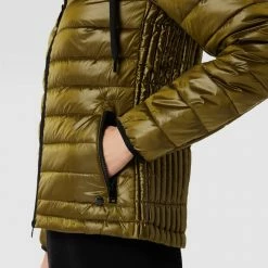 Marc Cain Steppjacke Mit Label-Applikation - Olivgrün -WELLENSTEYN Shop 6ko48gpn6paj4k9p61842i25alb32h9ladakee9g61a4oli4951k6e2a6osj6khg8h5lacid6t84uhqb98o38p336so6acplckr34p1k68sj0e9kcdj30e9ocoq68d1p68pmapg
