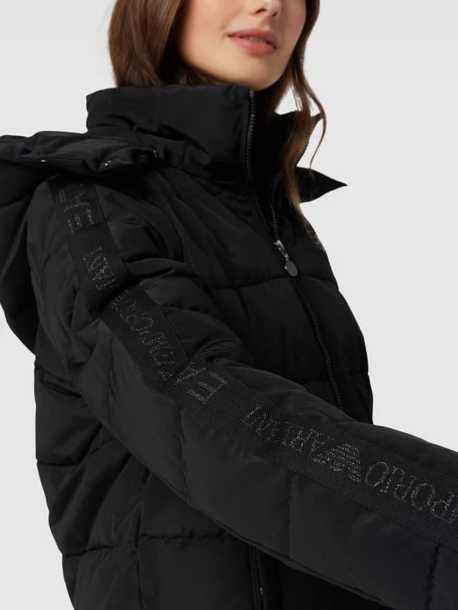 EA7 Emporio Armani Steppjacke Mit Label-Print Modell 'GIUBOTTO' - Schwarz 5 EA7 Emporio Armani Steppjacke Mit Label-Print Modell 'GIUBOTTO' - Schwarz – Bild 3