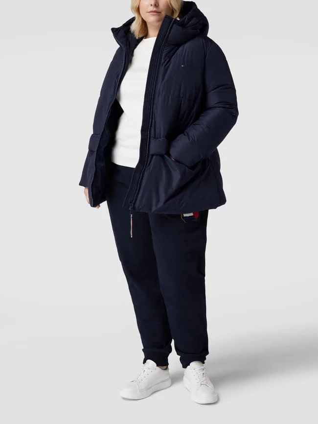 Tommy Hilfiger Curve PLUS SIZE Steppjacke Mit Label-Stitchings - Marineblau 3 Tommy Hilfiger Curve PLUS SIZE Steppjacke Mit Label-Stitchings - Marineblau