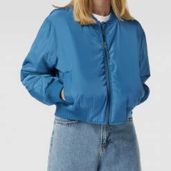 Ana Johnson X P&C Cropped Bomberjacke Mit Eingrifftaschen - Ana Johnson X P&C - Blau 10 Ana Johnson X P&C Cropped Bomberjacke Mit Eingrifftaschen - Ana Johnson X P&C - Blau -WELLENSTEYN Shop 6p54oj9nap95acij9h7j8kq79p4l2iqc7163chad6gq56ghj8cp56j2l7523ajakaco3eh256cr42i9g9d3jacb660s64ob471j3iphkcoo6aohicgs64oj56lim8cr2cksj0p8