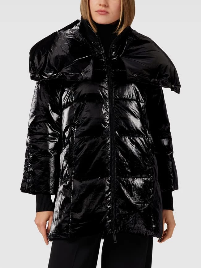 Guess Steppjacke In Glanz-Optik Modell 'MATHILDE' - Schwarz 6 Guess Steppjacke In Glanz-Optik Modell 'MATHILDE' - Schwarz – Bild 4