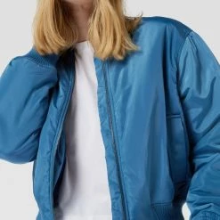 Ana Johnson X P&C Cropped Bomberjacke Mit Eingrifftaschen - Ana Johnson X P&C - Blau 9 Ana Johnson X P&C Cropped Bomberjacke Mit Eingrifftaschen - Ana Johnson X P&C - Blau -WELLENSTEYN Shop 6spksci4a1b5ada28h2ladag857l0chh7534sji96974uipj8p4jic9j6934qj2hap94uk9i9opl0ja99p3m4chmchh64c1i61i6cp9k6cs3ee1n6co3cdhl69ijeo9gckrj4dg