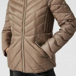 MICHAEL Michael Kors Steppjacke Mit Herausnehmbarer Kapuze - Taupe -WELLENSTEYN Shop 6t2jcdaa893j6cqia5932gi98975cci7ap54ccqa8994qgij6h6jai9h855jai219oo3ei2b6p634dq2a4o64c9g70om2ob2ckpm8e1k6osj2ohg6op64cpk70qj8e356so3gp0