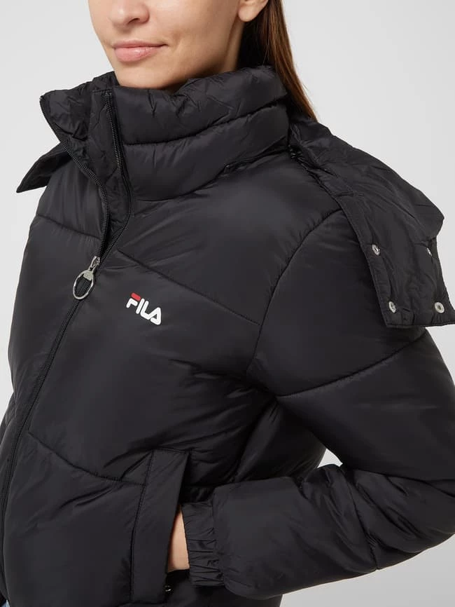 FILA Cropped Steppjacke Mit Abnehmbarer Kapuze Modell 'Bender' - Schwarz 5 FILA Cropped Steppjacke Mit Abnehmbarer Kapuze Modell 'Bender' - Schwarz – Bild 3