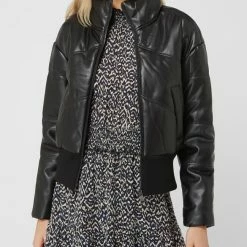 DKNY Jeans Blouson In Leder-Optik - Schwarz 10 DKNY Jeans Blouson In Leder-Optik - Schwarz -WELLENSTEYN Shop 8d232jqga194uji66ha3ccib74s4ocq1659k8gaj8p6kodpm9t242lhk94sl4hq18gp3ekac6d14qhi46co34p1jclim2p9nc9imcohk64rjeo9j6ssmcpb3cli34d9jclij2o8