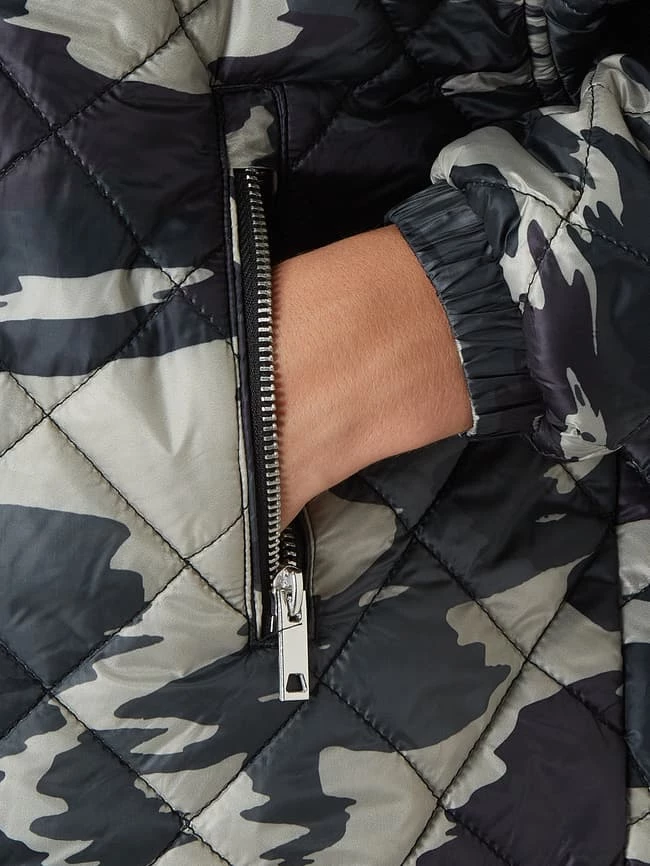 Frogbox Boxy Fit Steppjacke Mit Camouflage-Muster - Schwarz 5 Frogbox Boxy Fit Steppjacke Mit Camouflage-Muster - Schwarz – Bild 3