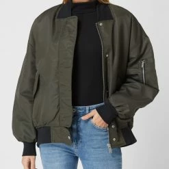 With Black Blouson Mit überschnittenen Schultern Modell 'Kally' - Olivgrün 10 With Black Blouson Mit überschnittenen Schultern Modell 'Kally' - Olivgrün -WELLENSTEYN Shop 8db4ijil9l4kaiqh9l858cai69246gi2910kglae8d5j2j2d9t4jai9h6d33ijikapa34hq890sl2ji18p3j8cpp6lhjgd1l6gq6cc9k6cp3cohh6sq3ap1i6oojcp9g70s62co