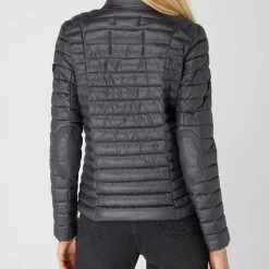 Frieda & Freddies Light-Steppjacke Mit Stehkragen - Winddicht - Anthrazit 11 Frieda & Freddies Light-Steppjacke Mit Stehkragen - Winddicht - Anthrazit -WELLENSTEYN Shop 8gskoga9958kec2h753kalab8t0jihq48gs50kicakpj8jq7ap552dqg652k2i1n8kpj8k9ka90kkgqh893jed9l65ij6phl6crjep9k6lj32ob6ccs36ohh60p38ohl65ij2d8