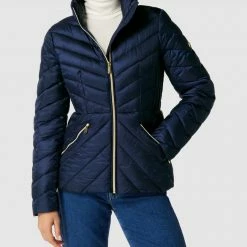 MICHAEL Michael Kors Steppjacke Mit Herausnehmbarer Kapuze - Marineblau 10 MICHAEL Michael Kors Steppjacke Mit Herausnehmbarer Kapuze - Marineblau -WELLENSTEYN Shop 8l736ga3ap236cqb99530da974o4id9k8tb4ql2h8sr36dhg9h152k2eaop3gh9gagp38c286la4uiieago3aohkcgpjce9n6tgjicpk71hjceb2ckpmacpi6krm8ohn70p36co
