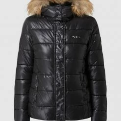 Pepe Jeans Steppjacke Mit Abnehmbarer Kapuze Modell 'June' - Wasserabweisend - Schwarz 8 Pepe Jeans Steppjacke Mit Abnehmbarer Kapuze Modell 'June' - Wasserabweisend - Schwarz -WELLENSTEYN Shop 8lb3ekhi6d656hpi75838ja46d9kuiqj697kmc1m8op4ok2f8993gh266or5ali465b46ga66oqkkki4653mce1l64sj4db3chh36p1k6hj3eohj69j36cpkc9gjachi6kp36e0
