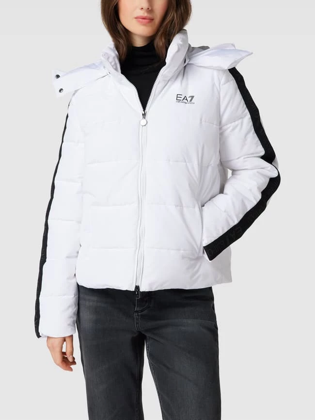 EA7 Emporio Armani Steppjacke Mit Label-Print Modell 'GIUBOTTO' - Offwhite 6 EA7 Emporio Armani Steppjacke Mit Label-Print Modell 'GIUBOTTO' - Offwhite – Bild 4