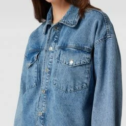 Mango Jeansjacke Mit überschnittenen Schultern - Hellblau 9 Mango Jeansjacke Mit überschnittenen Schultern - Hellblau -WELLENSTEYN Shop 8p1j6e2l9ha3ed2m9934iga96hb34i1n993l0h2b69852hie64qj8hagal13gdi66ook6lai8d730ii6993j4e1kc4om4phj71ij0d9k65gmce9j65h68dhnc5j6ap31coqmcpg