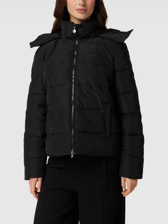 EA7 Emporio Armani Steppjacke Mit Label-Print Modell 'GIUBOTTO' - Schwarz 6 EA7 Emporio Armani Steppjacke Mit Label-Print Modell 'GIUBOTTO' - Schwarz – Bild 4