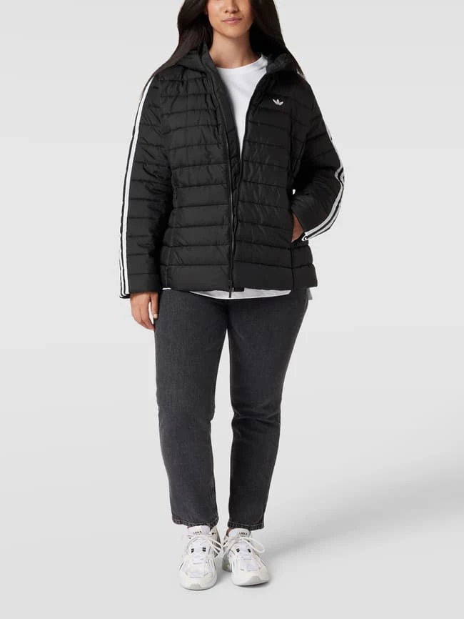 Adidas Originals Plus PLUS SIZE Steppjacke Mit Kontraststreifen - Schwarz 3 Adidas Originals Plus PLUS SIZE Steppjacke Mit Kontraststreifen - Schwarz