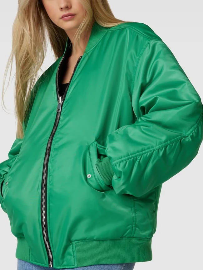 CATWALK JUNKIE Bomberjacke Mit Reißverschluss Modell 'FAYE' - Grün 5 CATWALK JUNKIE Bomberjacke Mit Reißverschluss Modell 'FAYE' - Grün – Bild 3