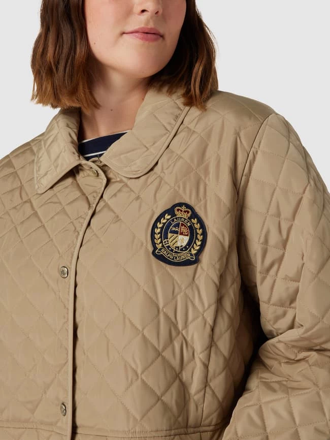 Lauren Ralph Lauren Curve PLUS SIZE Steppjacke Mit Label-Patch - Beige 5 Lauren Ralph Lauren Curve PLUS SIZE Steppjacke Mit Label-Patch - Beige – Bild 3
