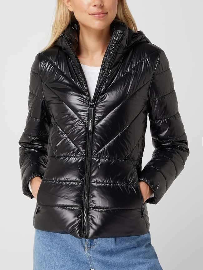 Calvin Klein Womenswear Steppjacke Mit Abnehmbarer Kapuze - Schwarz 6 Calvin Klein Womenswear Steppjacke Mit Abnehmbarer Kapuze - Schwarz – Bild 4