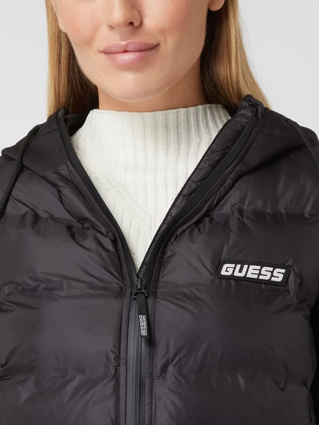 Guess Activewear Steppjacke Mit Kontrastärmeln Modell 'Dahlia' - Schwarz 5 Guess Activewear Steppjacke Mit Kontrastärmeln Modell 'Dahlia' - Schwarz – Bild 3