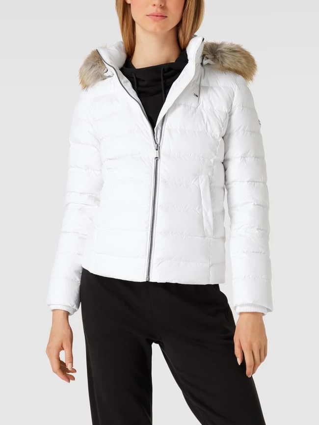 Tommy Jeans Steppjacke Mit Brand-Stitching Modell 'BASIC HOODED DOWN JACKET' - Weiß 6 Tommy Jeans Steppjacke Mit Brand-Stitching Modell 'BASIC HOODED DOWN JACKET' - Weiß – Bild 4