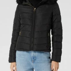 Only Steppjacke Mit Kunstpelzkragen Modell 'ELLAN' - Schwarz 10 Only Steppjacke Mit Kunstpelzkragen Modell 'ELLAN' - Schwarz -WELLENSTEYN Shop a50ksj9iaos42ki588sj4h2d8l0l0la69523ikah8opkakam8954ge259d2lce9p9sp4cc2l8h94skai693j8oplc8p34c9p70r6cd1k61h38oj16hh3eopn65j64d9n6opj4o8