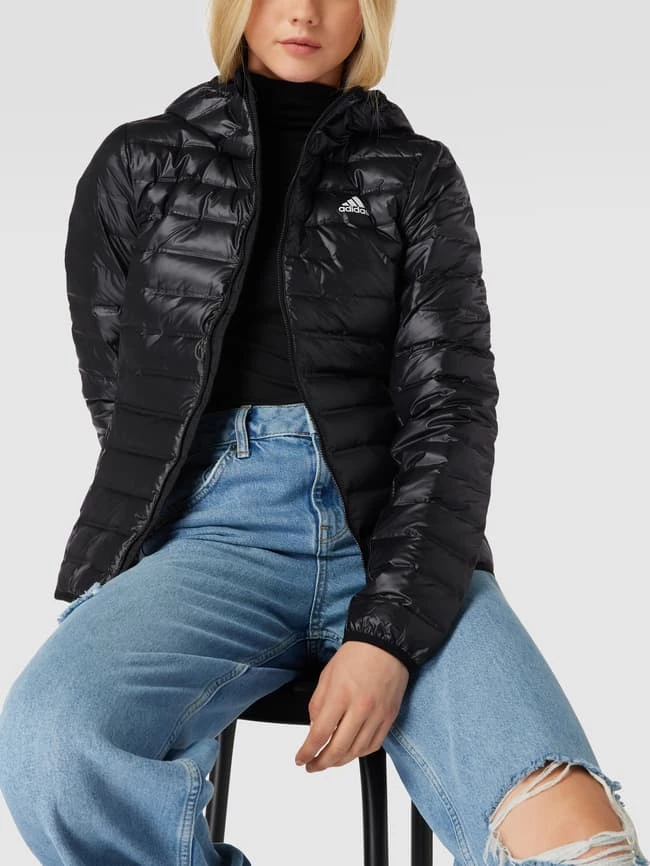 ADIDAS SPORTSWEAR Daunenjacke Mit Kapuze Modell 'VARILITE' - Schwarz 5 ADIDAS SPORTSWEAR Daunenjacke Mit Kapuze Modell 'VARILITE' - Schwarz – Bild 3