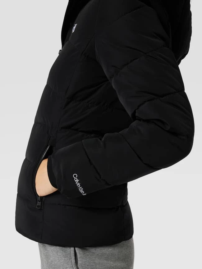 Calvin Klein Jeans Steppjacke Mit Label-Stitching - Schwarz 5 Calvin Klein Jeans Steppjacke Mit Label-Stitching - Schwarz – Bild 3