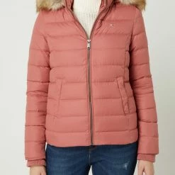 Tommy Jeans Daunenjacke Mit Webpelz - Altrosa 11 Tommy Jeans Daunenjacke Mit Webpelz - Altrosa -WELLENSTEYN Shop a98k6dpn6h1k6j259h3jcia7ah732gql8ko30jam6h2jgl1kal4j4cpmah64oji684okcjqa8go36k2388o3ecr4c9im4e1l6ph3gc1k61ij2o9m74qj2c35cks3id3375ijgpg