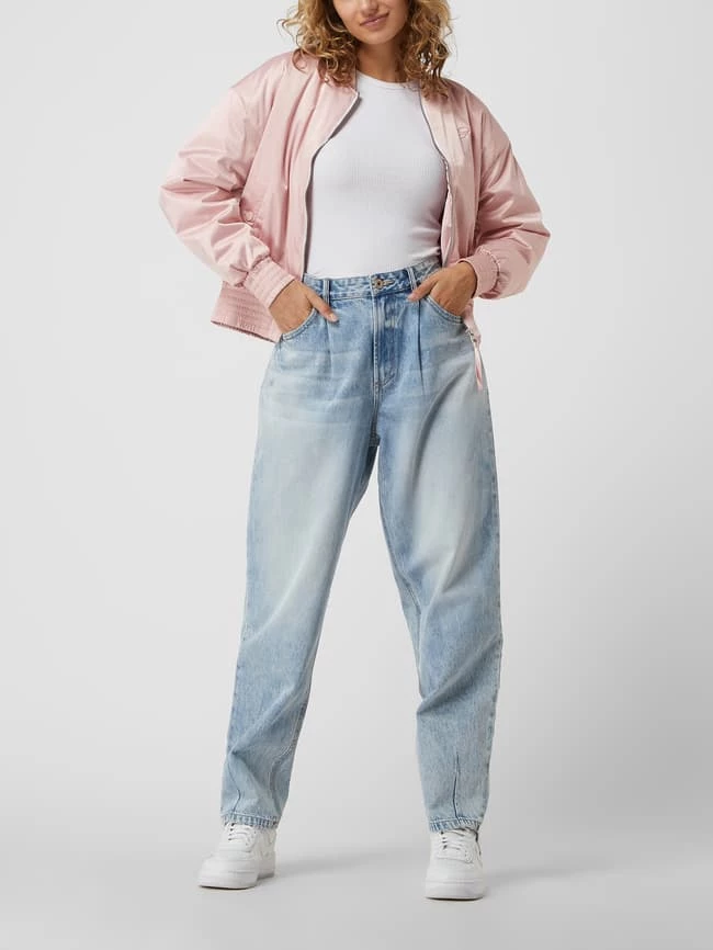 Guess Blouson Mit Message-Stickerei Modell 'Alexia' - Rosa 3 Guess Blouson Mit Message-Stickerei Modell 'Alexia' - Rosa