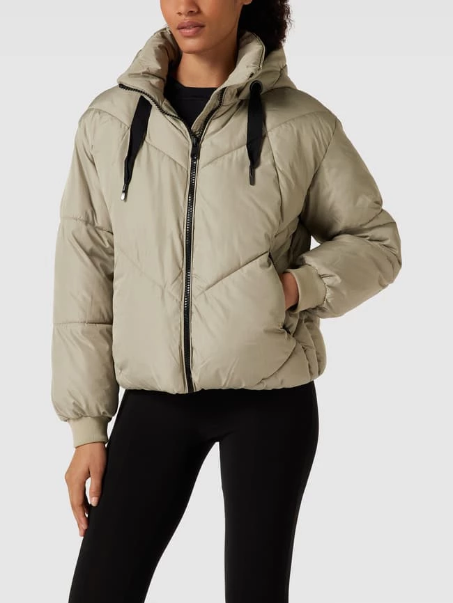 Vero Moda Outdoor Cropped Steppjacke Mit Reißverschlusstaschen - Stein 6 Vero Moda Outdoor Cropped Steppjacke Mit Reißverschlusstaschen - Stein – Bild 4