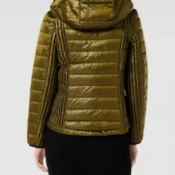 Marc Cain Steppjacke Mit Label-Applikation - Olivgrün -WELLENSTEYN Shop ah2kcda96l4j2ipk692j2chj8p94oca89h936d1l8d5jed1l950kah1g9l454l9g74p58jpg9l13eh9p94o38dpg68r3gp366gpjiphk60om6e1i6hij8opmc5i3edhncpj62og