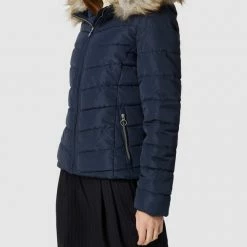 Only Steppjacke Mit Kunstpelzkragen Modell 'ELLAN' - Marineblau 10 Only Steppjacke Mit Kunstpelzkragen Modell 'ELLAN' - Marineblau -WELLENSTEYN Shop ahajglai6h846l9oa9854i2l8l0l6e2e6d3ksk9iags3edho9os3cdqj8p4k6l2c952kujhh98slakhn88o3iohj64sj8c9n6ph3ap1k75j34eb2coom2eb2ccom2d1j60r3cd8