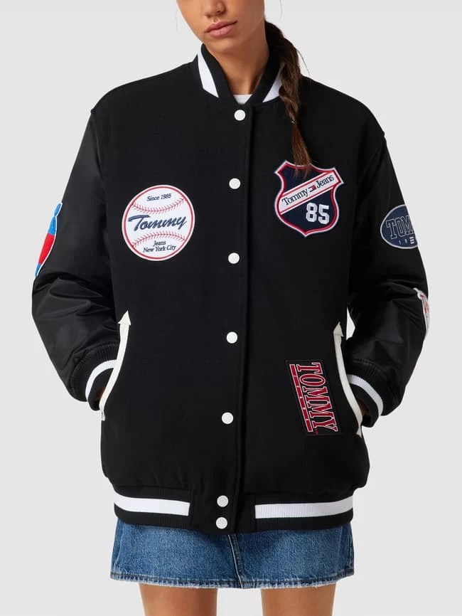 Tommy Jeans Oversized College-Jacke Mit Label-Patches - Schwarz 6 Tommy Jeans Oversized College-Jacke Mit Label-Patches - Schwarz – Bild 4