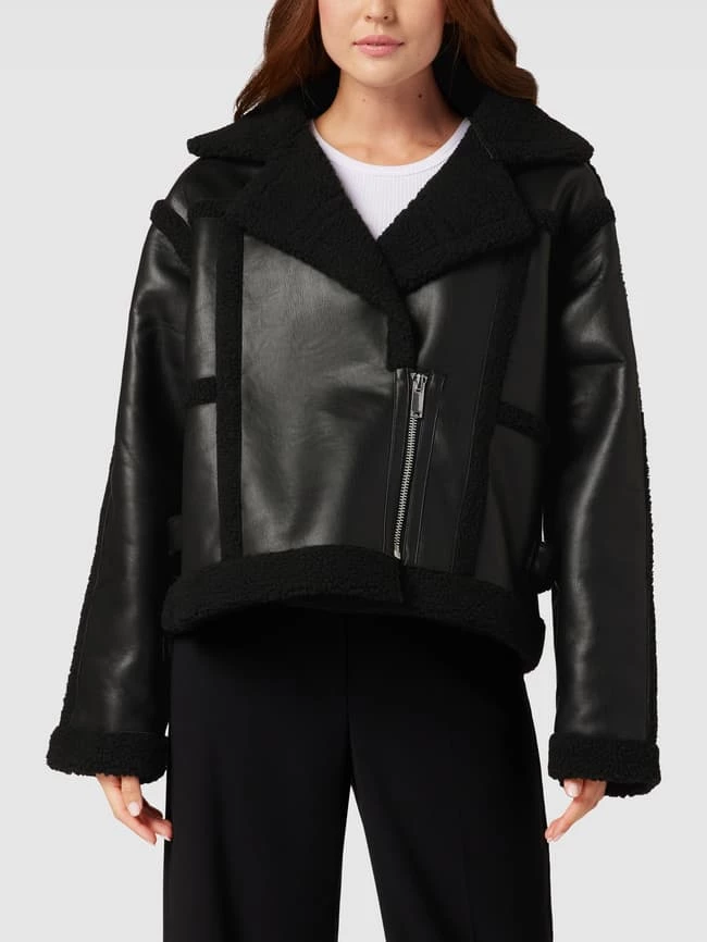 Gina Tricot Jacke In Leder-Optik Modell 'Cami Sherling Jacket' - Schwarz 6 Gina Tricot Jacke In Leder-Optik Modell 'Cami Sherling Jacket' - Schwarz – Bild 4